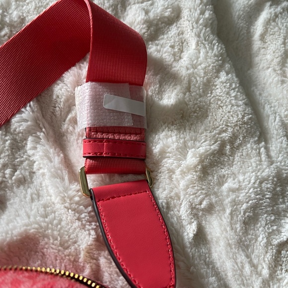 BNWT Michael Kors Elliot Utility Crossbody Bag in dahlia - Picture 4 of 9